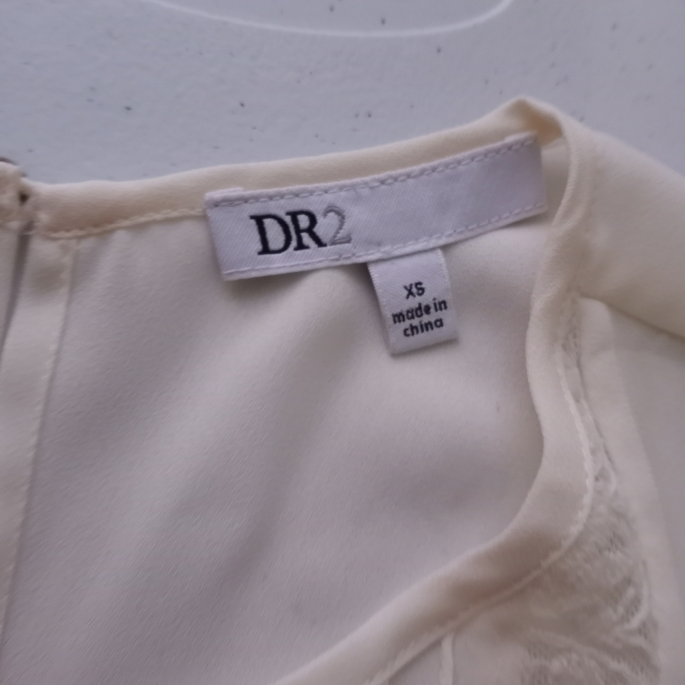 DR2 Women’s White Sheer Sleeveless Lace Yoke Blouse Sz XS - Picture 9 of 12